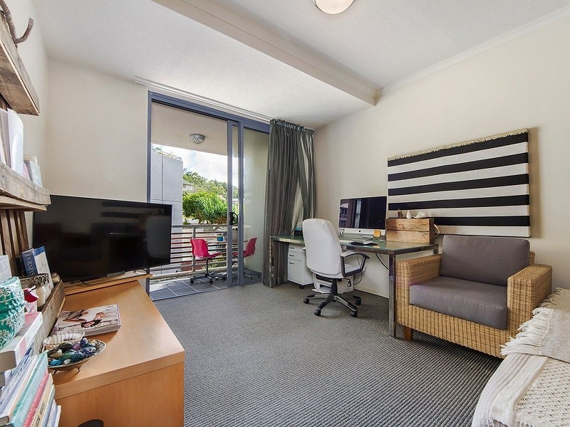 1 Ocean St, Burleigh Heads QLD 4220