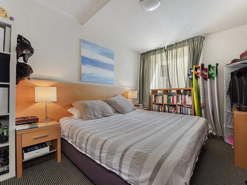 1 Ocean St, Burleigh Heads QLD 4220
