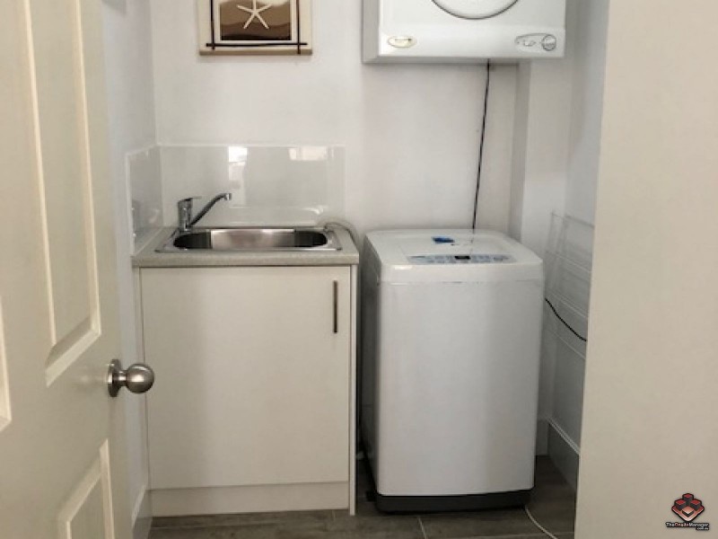 60 Old Burleigh Road, Surfers Paradise QLD 4217