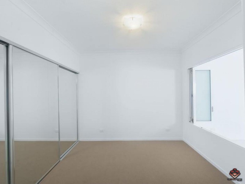 11 Compass, Biggera Waters QLD 4216