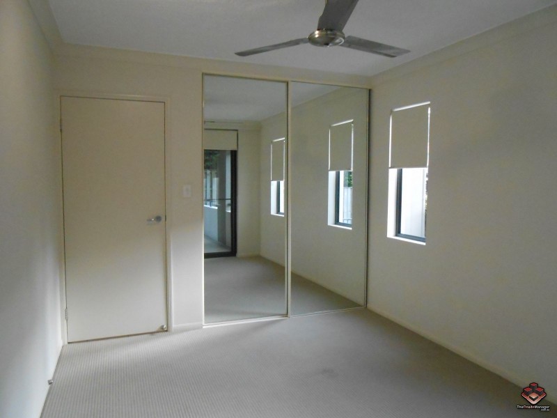 2/66 McLean Street, Coolangatta QLD 4225