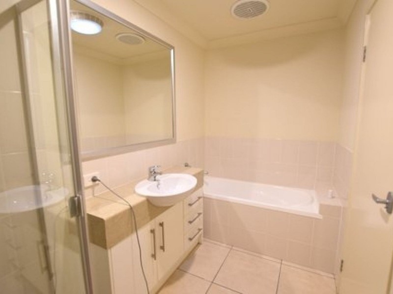 2/19 Murray Circuit, Upper Coomera QLD 4209