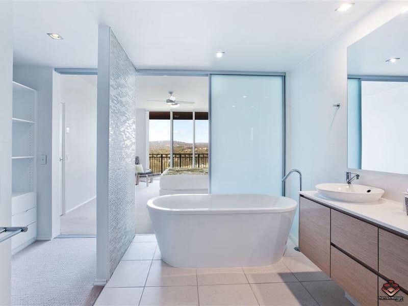 3029 The Boulevard, Carrara QLD 4211