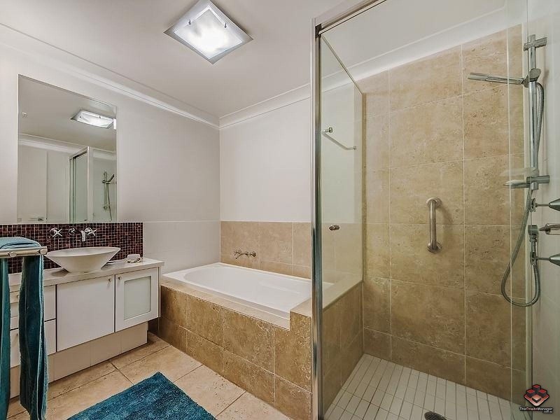 3309 Central Place, Carrara QLD 4211