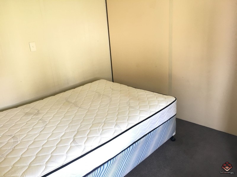 10 Holmead Road, Eight Mile Plains QLD 4113