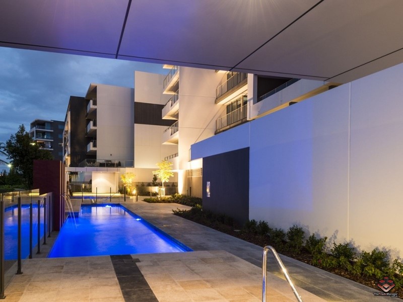 11 Compass Drive, Biggera Waters QLD 4216