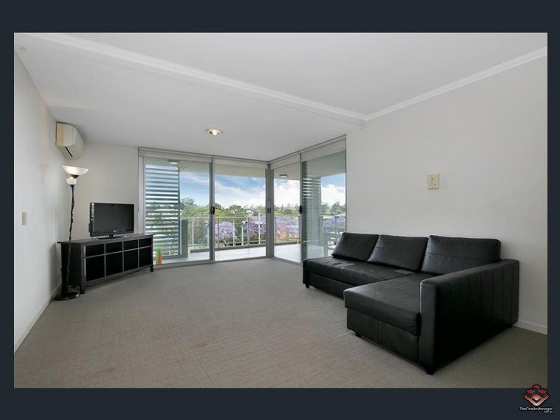 95 Clarence Road, Indooroopilly QLD 4068