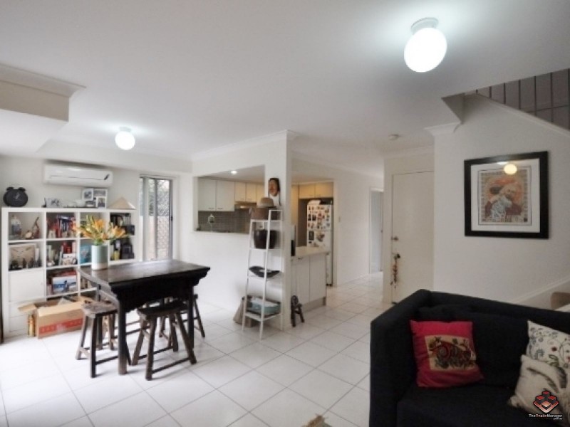 130 Jutland Street, Oxley QLD 4075