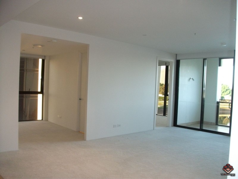 1 Marina Drive, Benowa QLD 4217