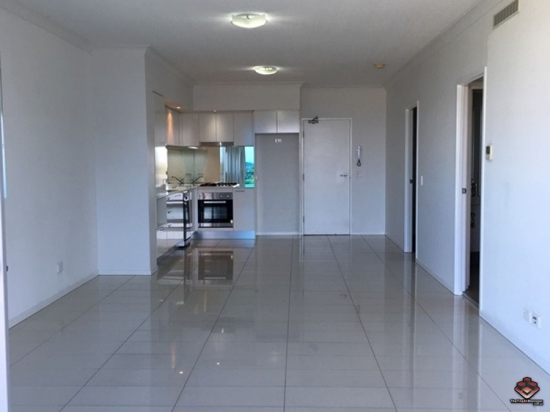 2 East Quay Drive, Biggera Waters QLD 4216