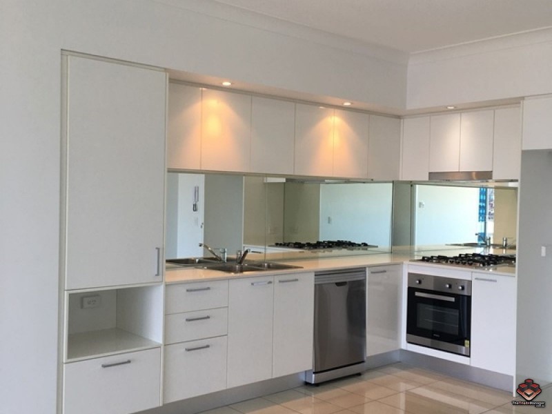2 East Quay Drive, Biggera Waters QLD 4216