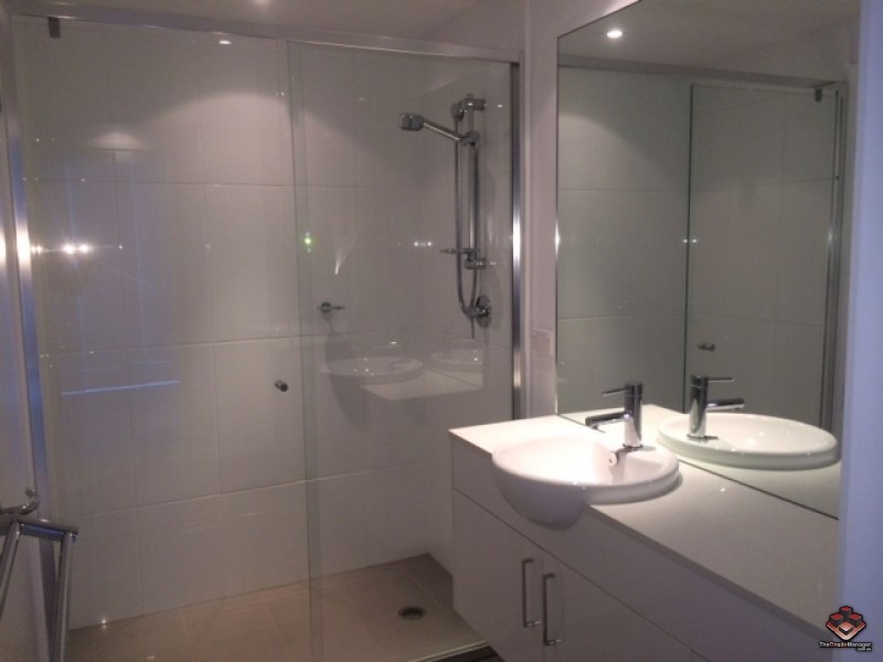 2 East Quay Drive, Biggera Waters QLD 4216