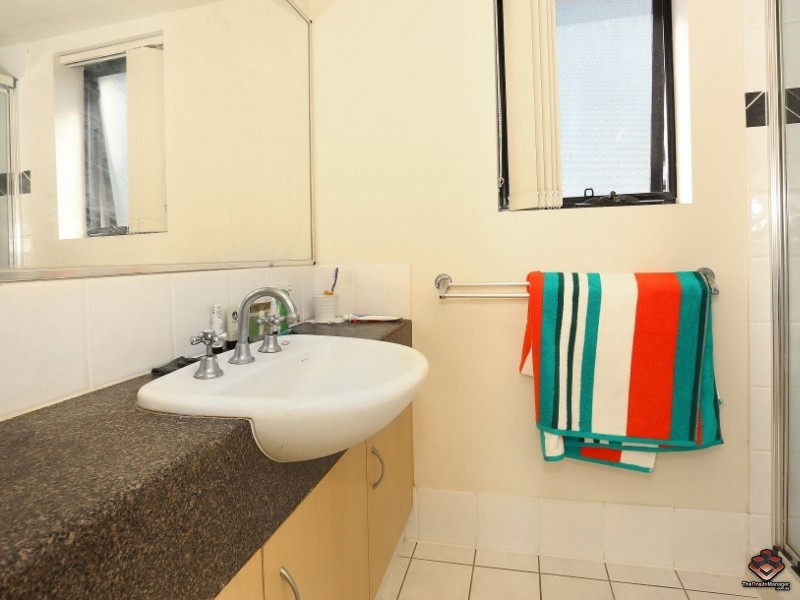 38 Labrador Street, Labrador QLD 4215