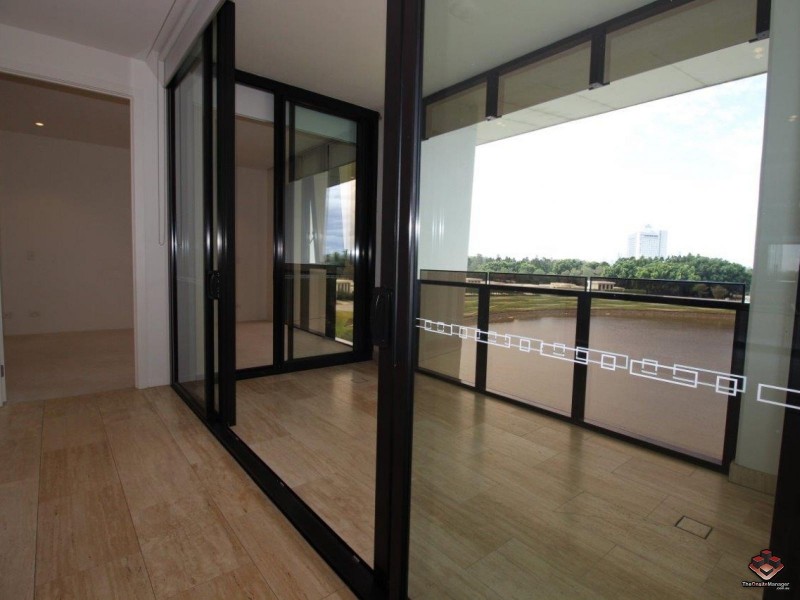 1 Marina Drive, Benowa QLD 4217