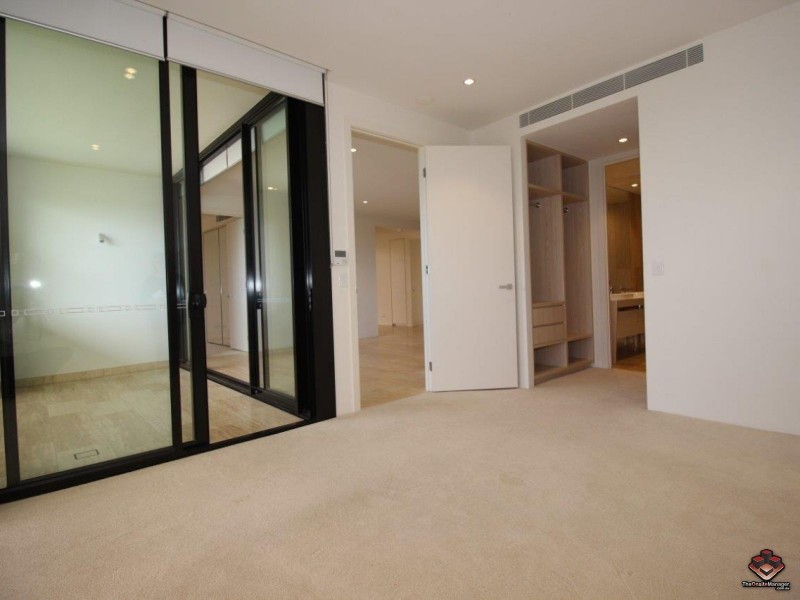 1 Marina Drive, Benowa QLD 4217