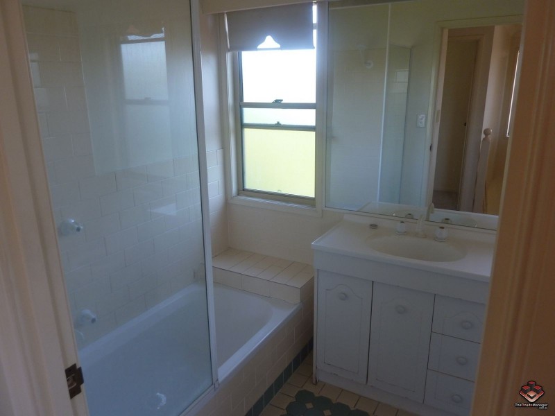 75 Brown Street, Labrador QLD 4215