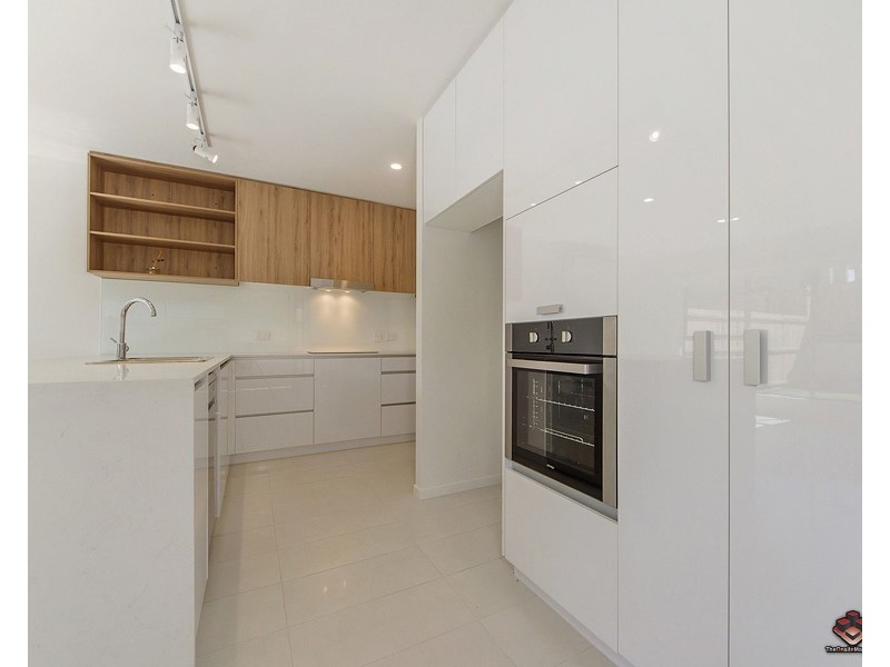 8 Russell Street, Everton Park QLD 4053