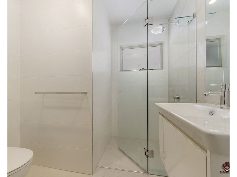 8 Russell Street, Everton Park QLD 4053