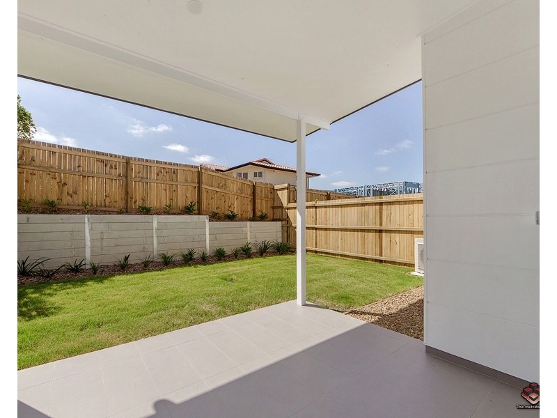 8 Russell Street, Everton Park QLD 4053