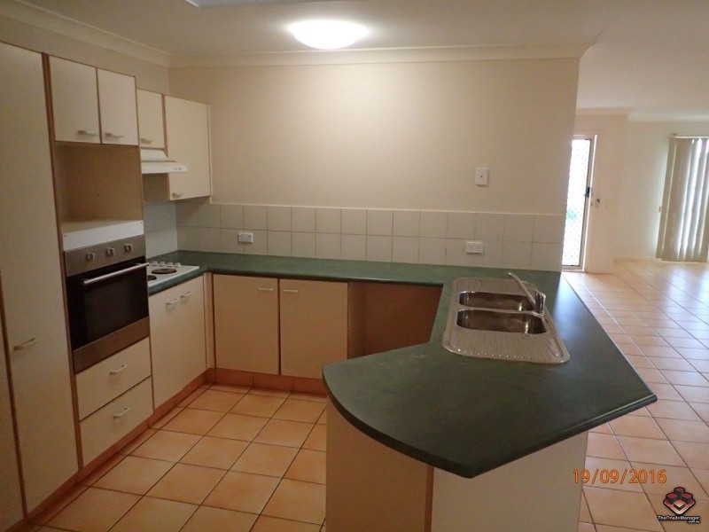 2 Stormbird Place, Carrara QLD 4211