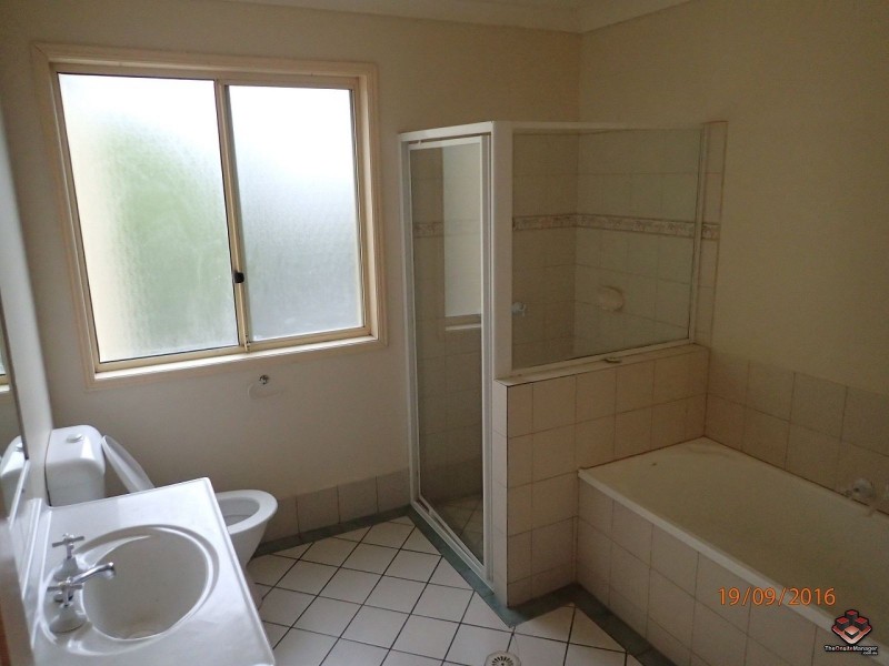 2 Stormbird Place, Carrara QLD 4211