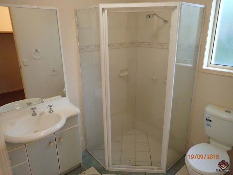 2 Stormbird Place, Carrara QLD 4211