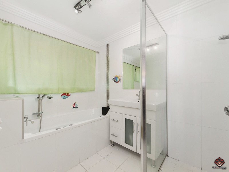 50 Latrobe Avenue, Helensvale QLD 4212