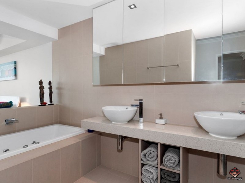 53 Darrambal Street, Surfers Paradise QLD 4217