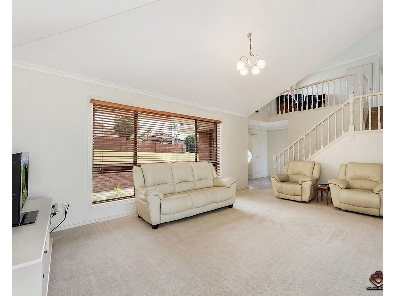 14 Carrumbella Drive, Arundel QLD 4214