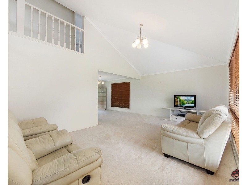 14 Carrumbella Drive, Arundel QLD 4214