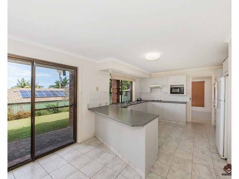 14 Carrumbella Drive, Arundel QLD 4214