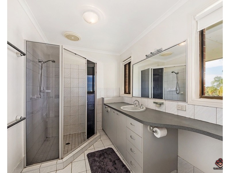 14 Carrumbella Drive, Arundel QLD 4214