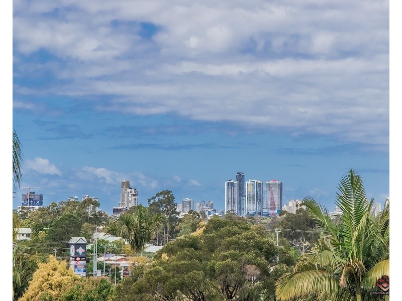 14 Carrumbella Drive, Arundel QLD 4214