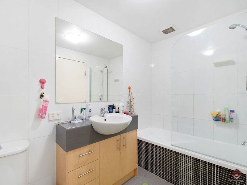 38 Brougham Street, Fairfield QLD 4103