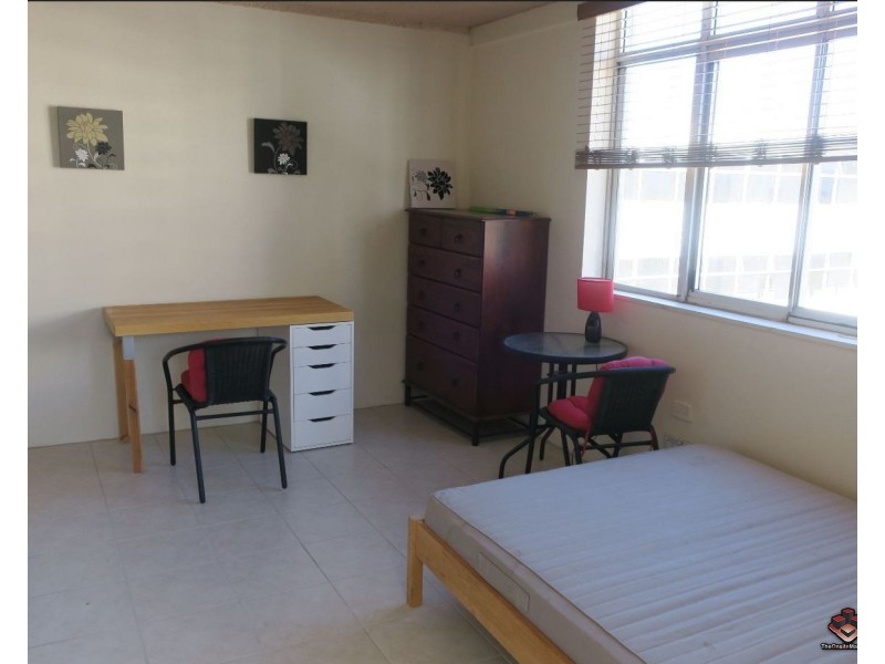 601/2 Barney Street, Southport QLD 4215