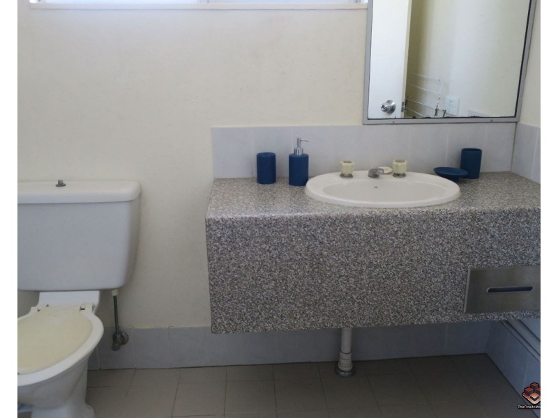 601/2 Barney Street, Southport QLD 4215