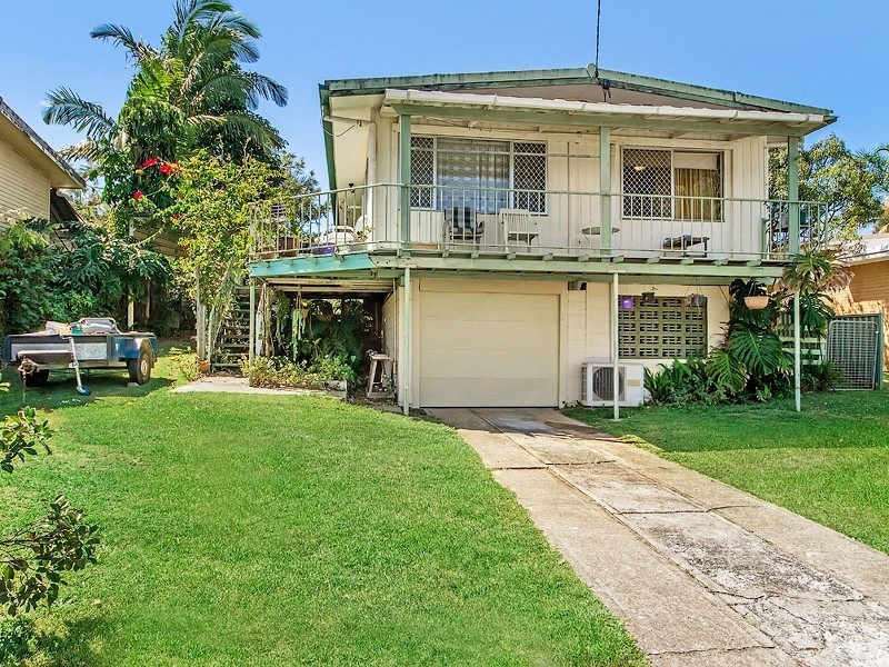 15 Rodlan Parade, Labrador QLD 4215