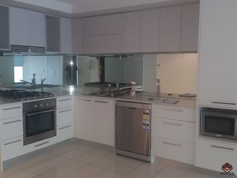 430 Marine Parade, Biggera Waters QLD 4216