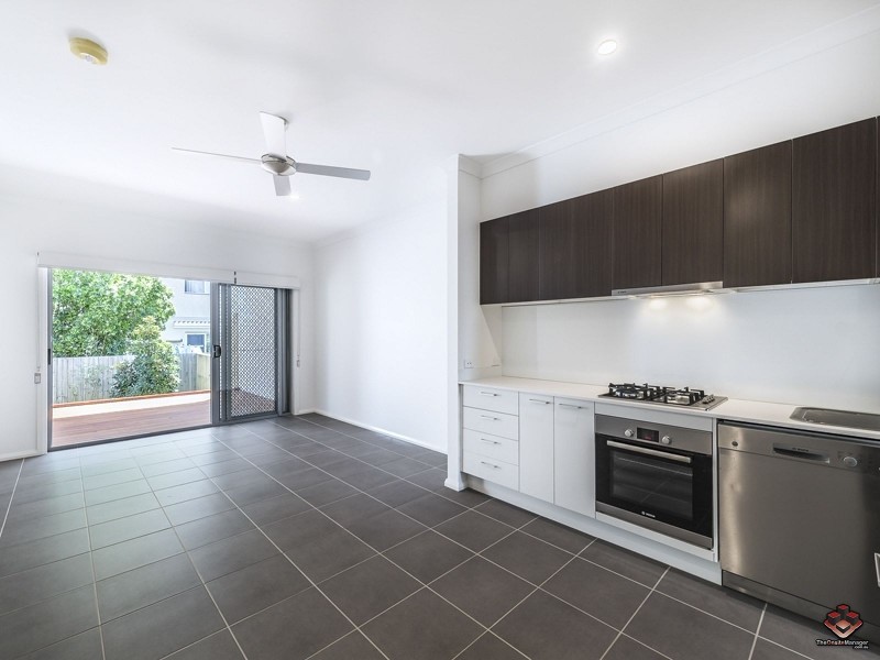 4/37 Azure Way, Hope Island QLD 4212