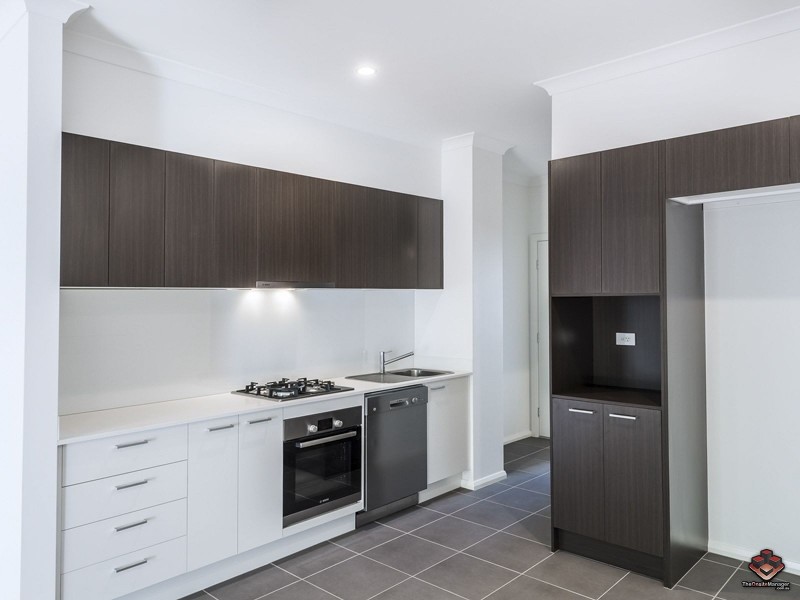 4/37 Azure Way, Hope Island QLD 4212