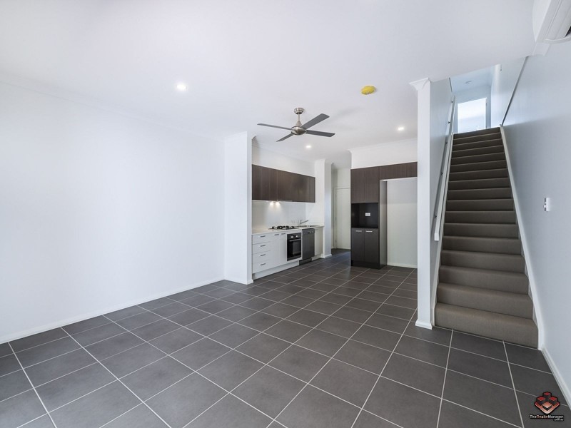 4/37 Azure Way, Hope Island QLD 4212