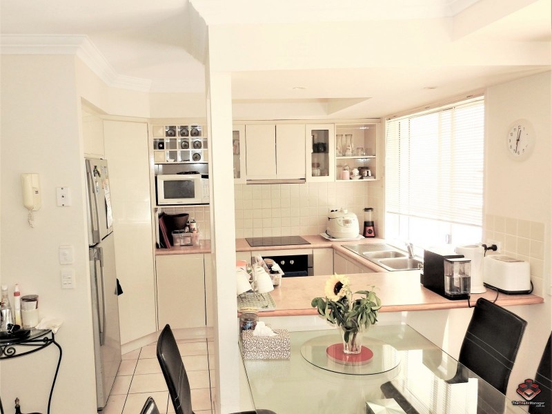 433 Brisbane Road, Coombabah QLD 4216