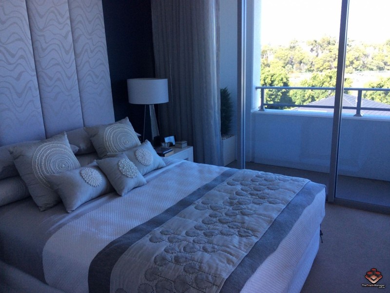 11 Compass Drive, Biggera Waters QLD 4216