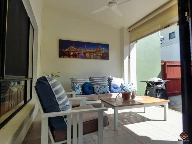 16 Surbiton Court, Carindale QLD 4152