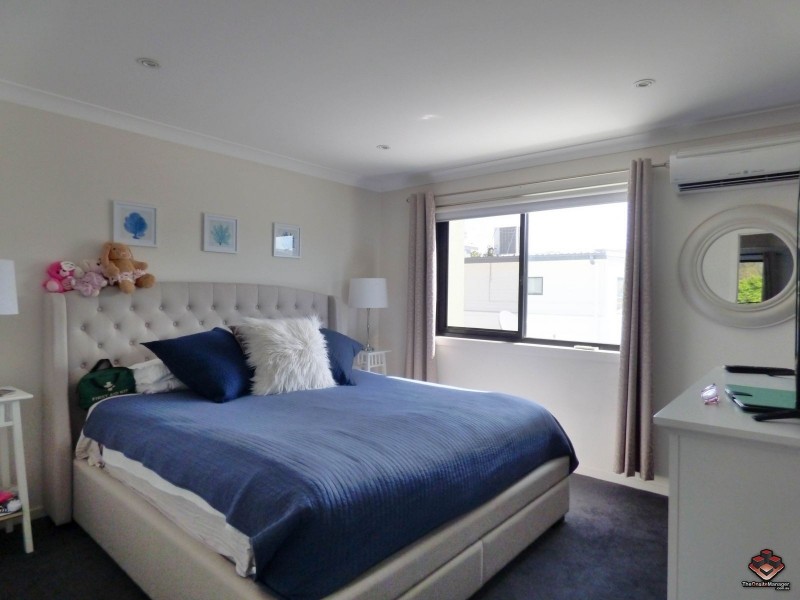 16 Surbiton Court, Carindale QLD 4152