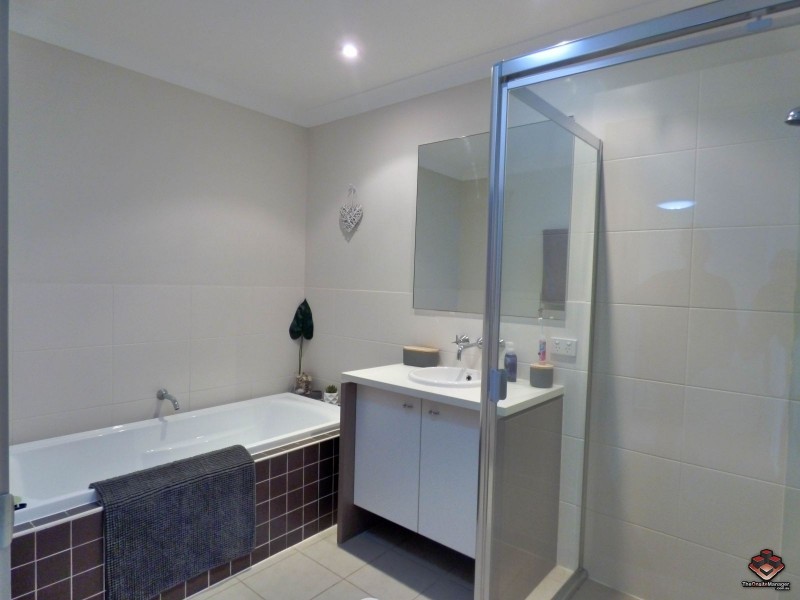 16 Surbiton Court, Carindale QLD 4152