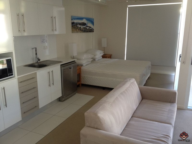 65 Manooka Drive, Cannonvale QLD 4802