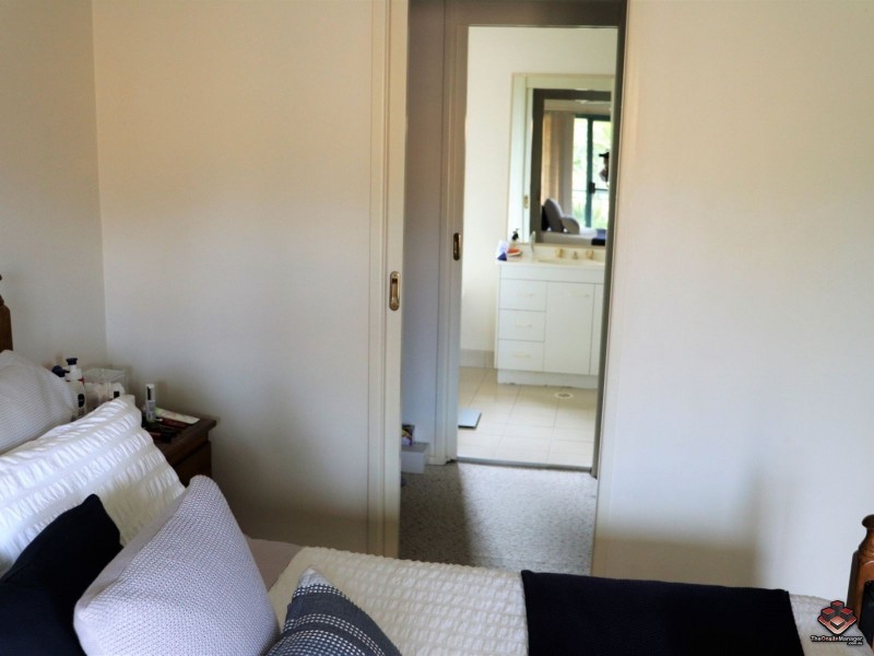 92 Guineas Creek Road, Currumbin Waters QLD 4223