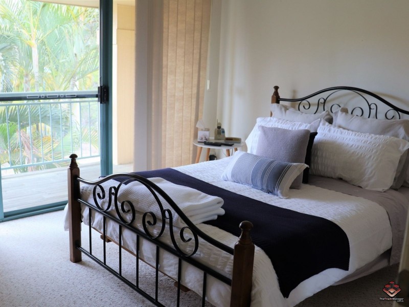 92 Guineas Creek Road, Currumbin Waters QLD 4223