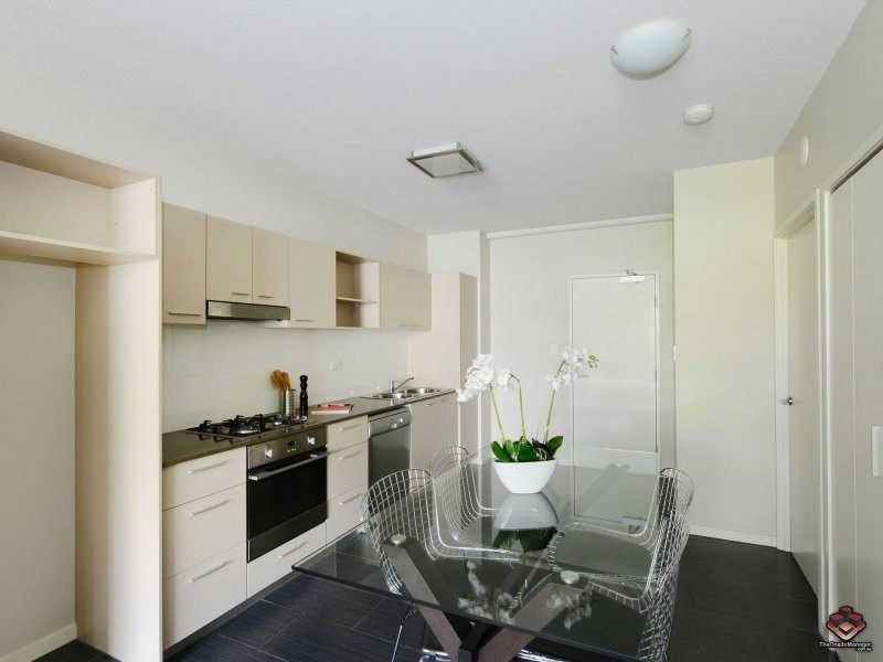 8/18 Riverbend Place, Bulimba QLD 4171